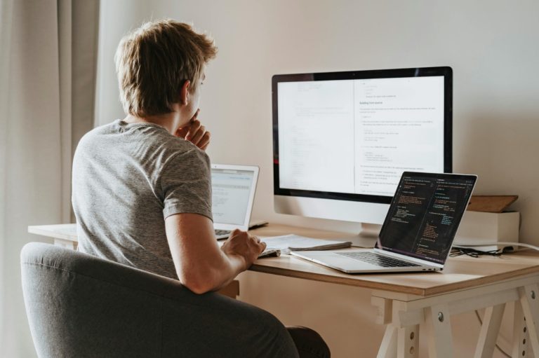 PROFESSIONAL COMPUTER SERVICE – 24/7 ASSISTANCE