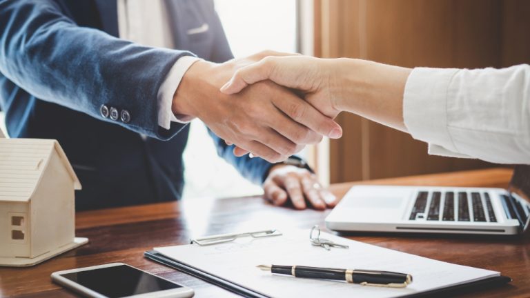 The Role of a Real Estate Lawyer in Property Development